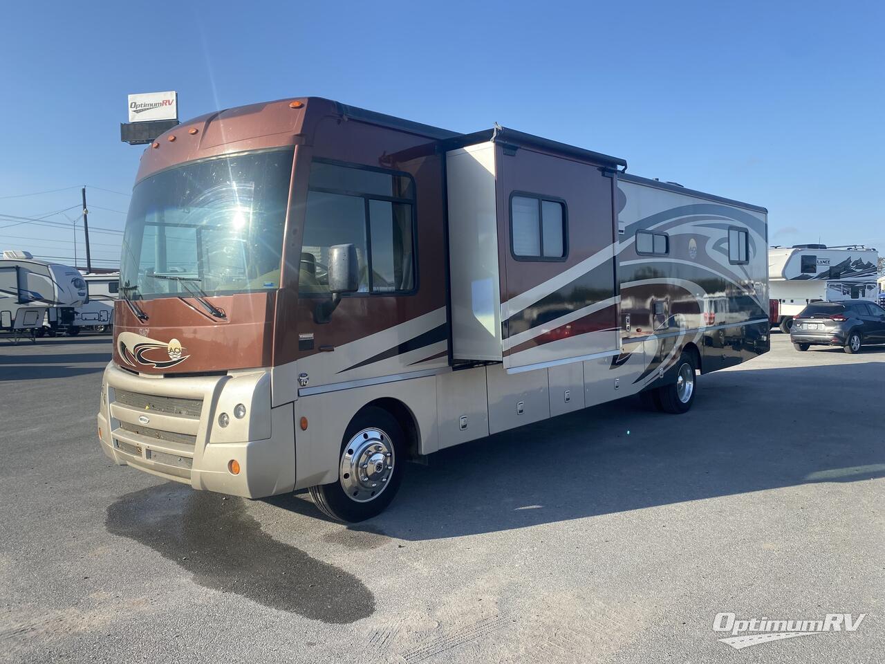 2010 Winnebago Sightseer 37L Photo 2