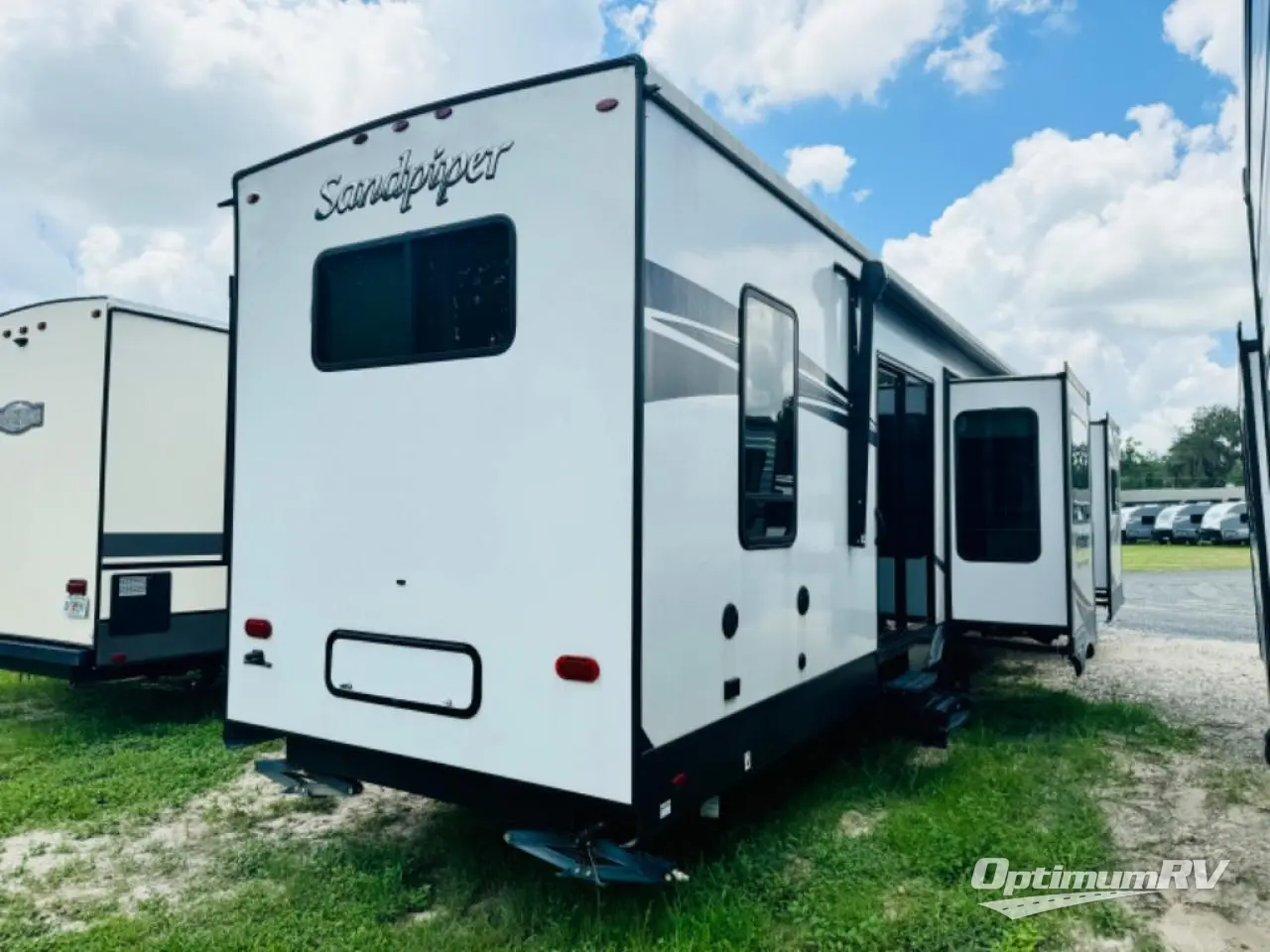 2022 Forest River Sandpiper Destination Trailers 420FL Photo 2