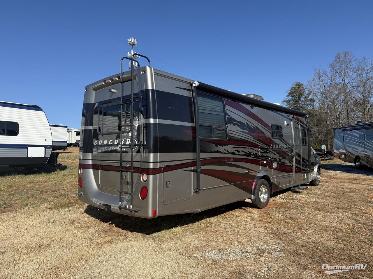 2012 Coachmen Concord 301SS Ford Photo 2