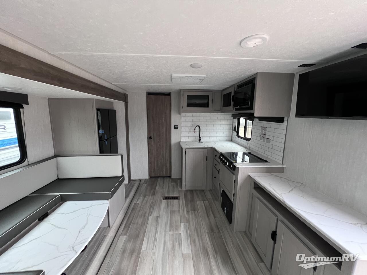 2025 Coachmen Clipper 6K Series 272RLS Photo 4