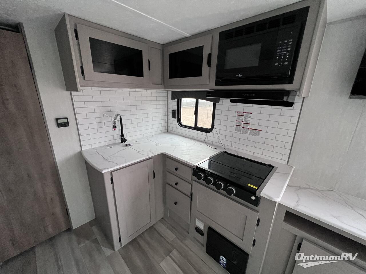 2025 Coachmen Clipper 6K Series 272RLS Photo 8