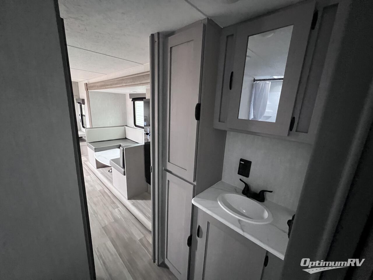 2025 Coachmen Clipper 6K Series 272RLS Photo 11