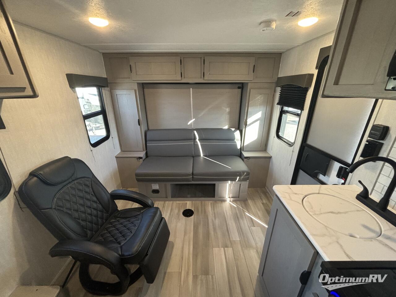 2025 Coachmen Clipper 4K Series 18FQ Photo 4