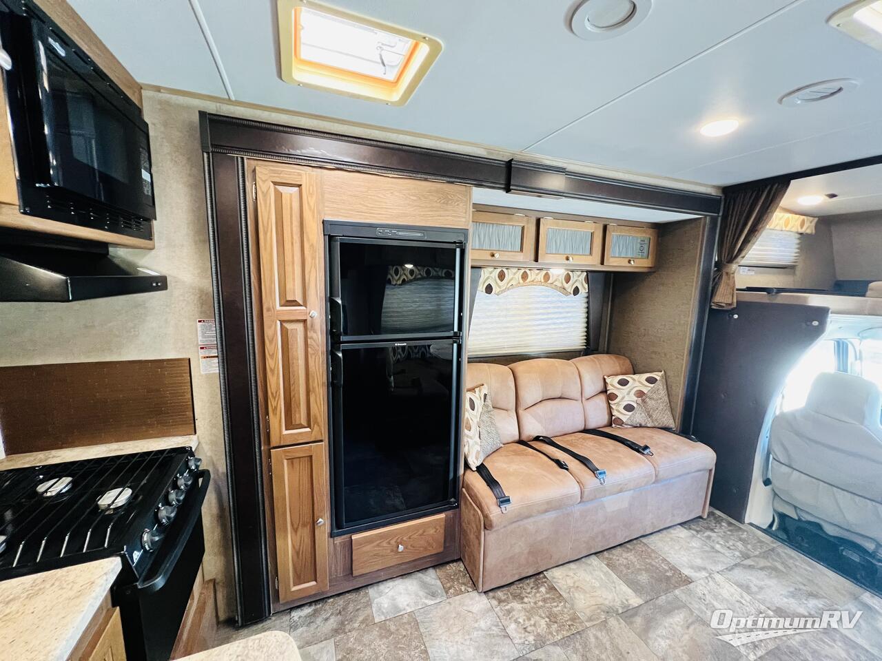 2017 Coachmen Leprechaun 260DS Ford 450 Photo 12