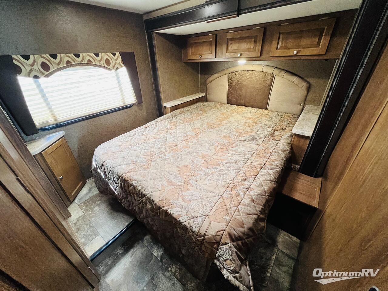 2017 Coachmen Leprechaun 260DS Ford 450 Photo 22