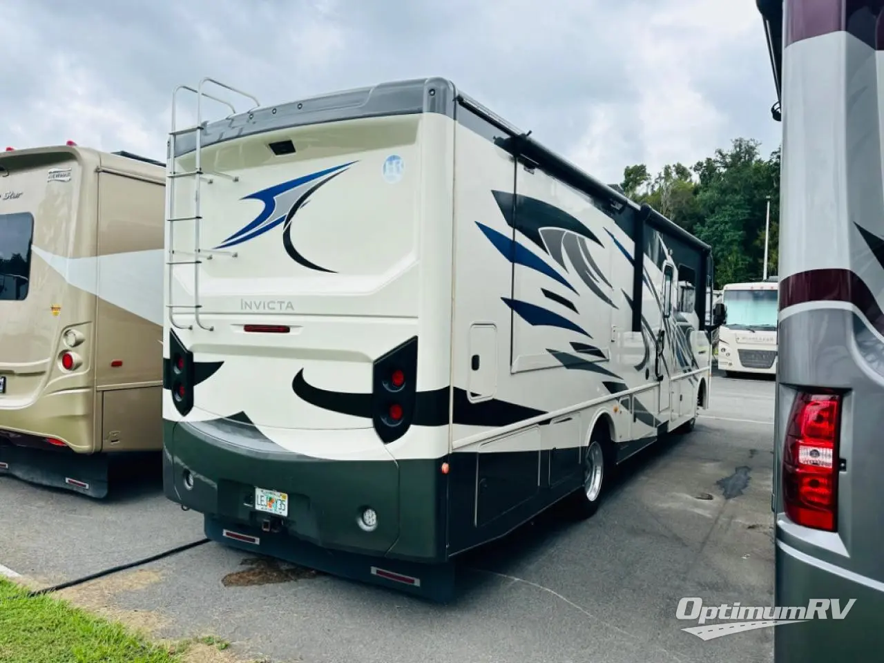 2021 Holiday Rambler Invicta 32RW Photo 2