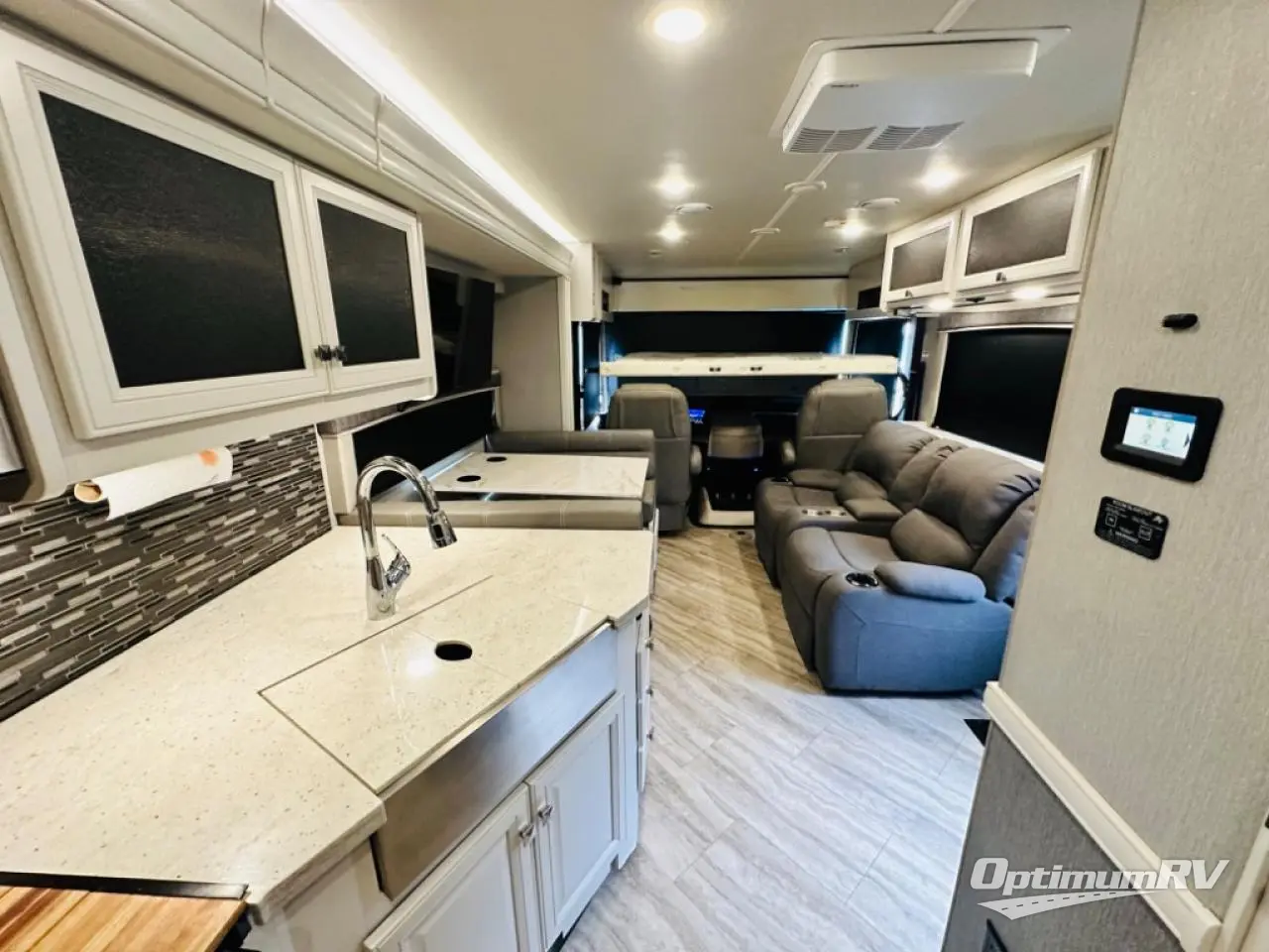 2021 Holiday Rambler Invicta 32RW Photo 9