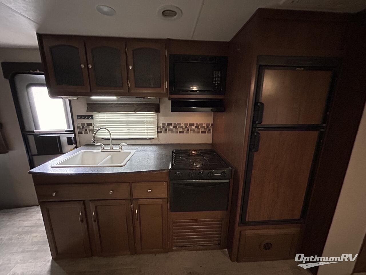 2017 Coachmen Freedom Express 292BHDS Photo 6