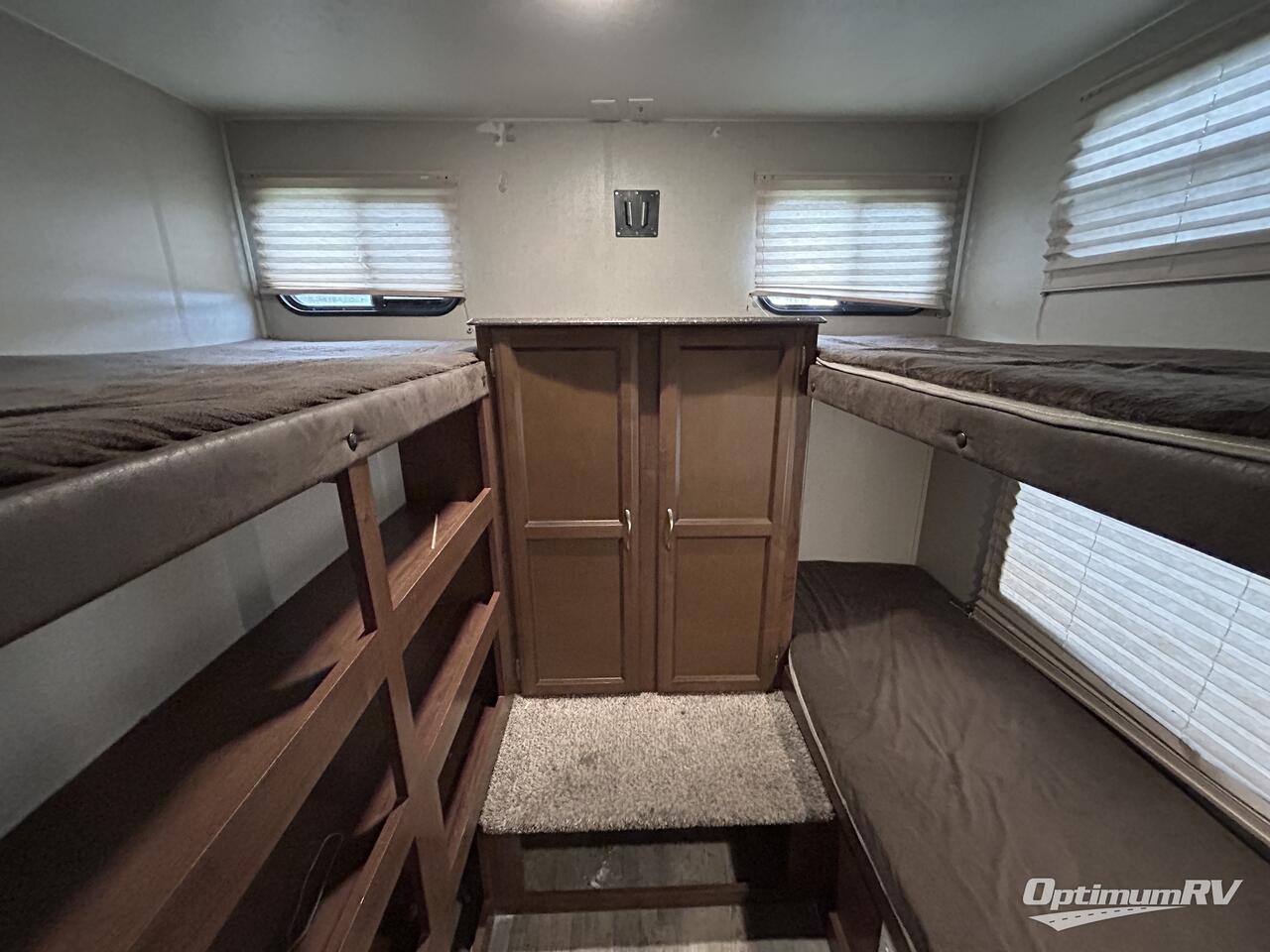 2017 Coachmen Freedom Express 292BHDS Photo 13