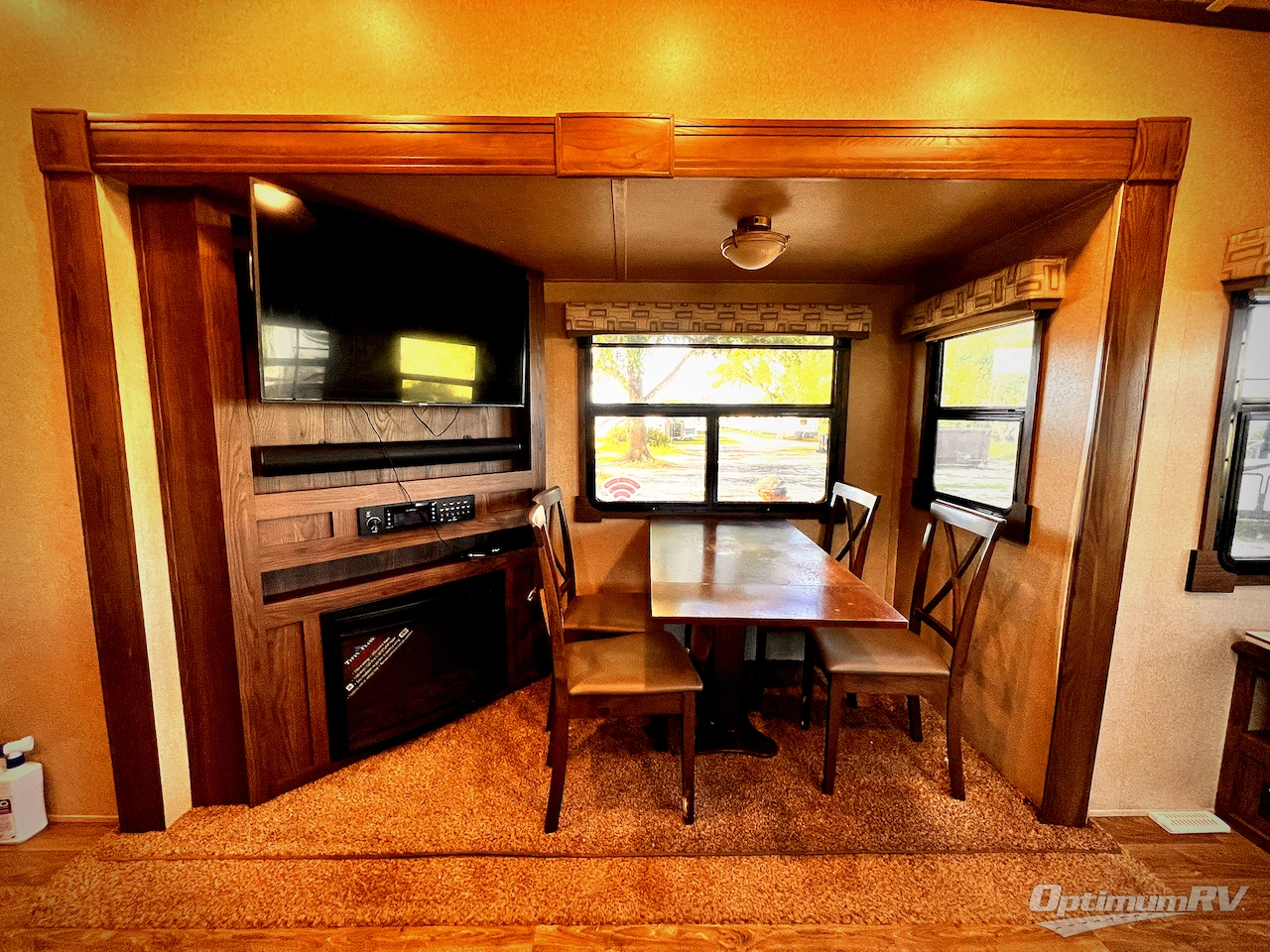2019 Forest River Flagstaff Super Lite 528IKWS Photo 8