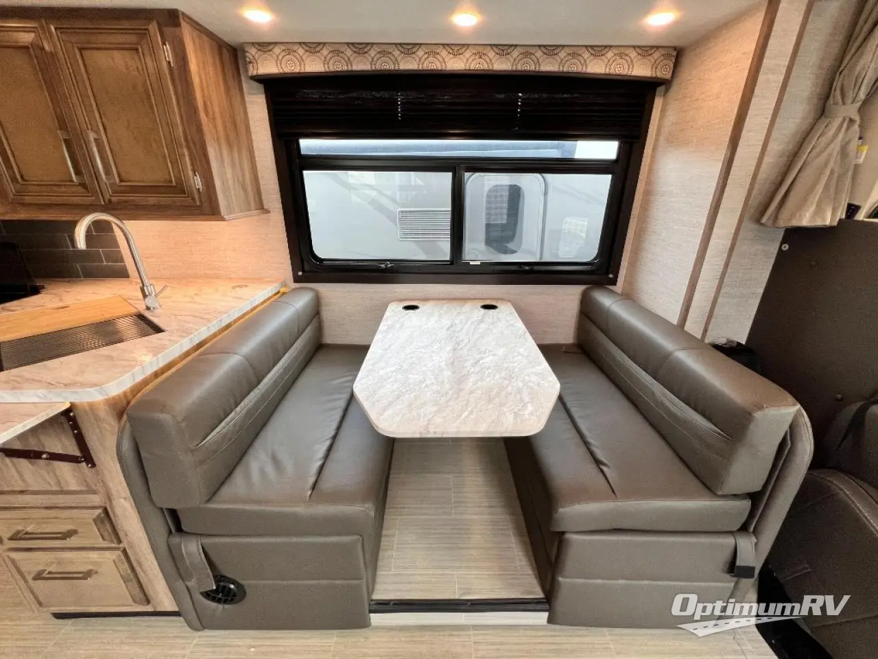 2021 Entegra Odyssey 31F Photo 15