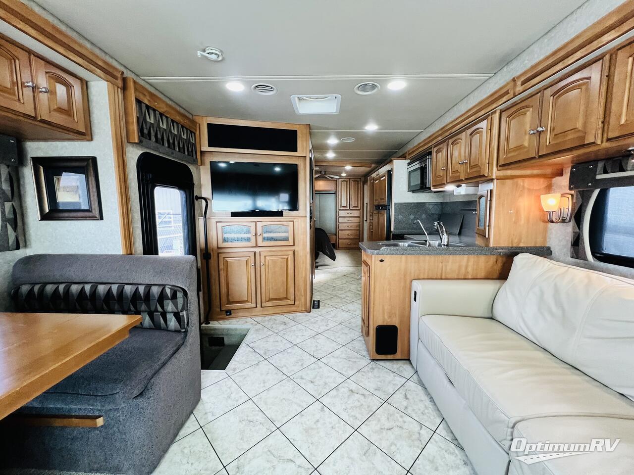 2011 Winnebago Adventurer 35P Photo 2