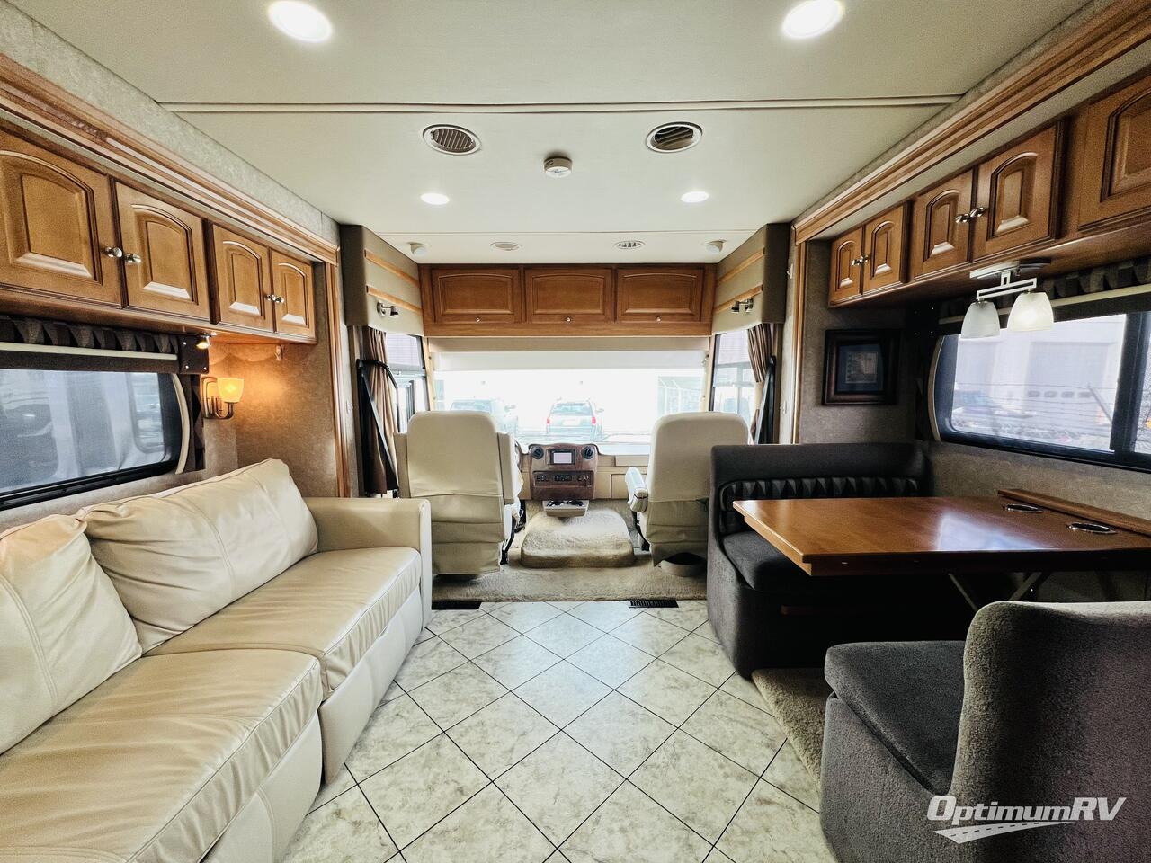 2011 Winnebago Adventurer 35P Photo 3