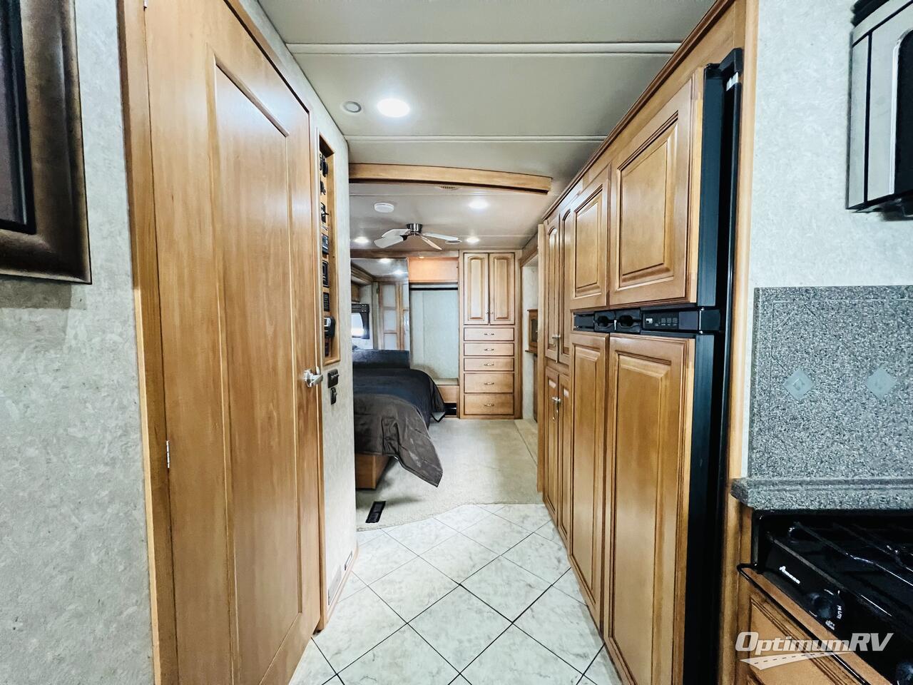 2011 Winnebago Adventurer 35P Photo 15