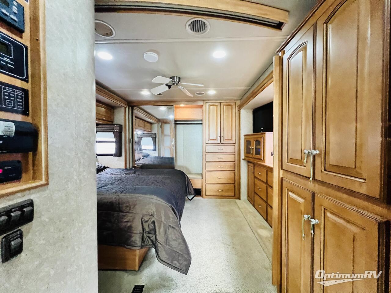 2011 Winnebago Adventurer 35P Photo 20