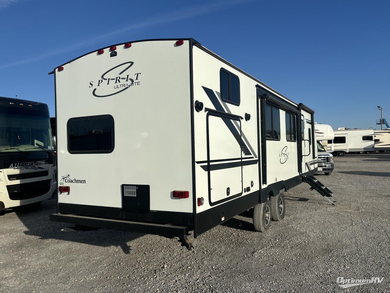 2021 Coachmen Spirit Ultra Lite 3379BH Photo 2