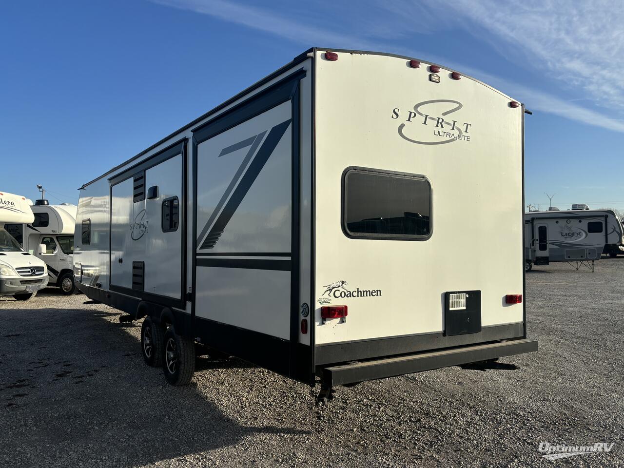 2021 Coachmen Spirit Ultra Lite 3379BH Photo 3