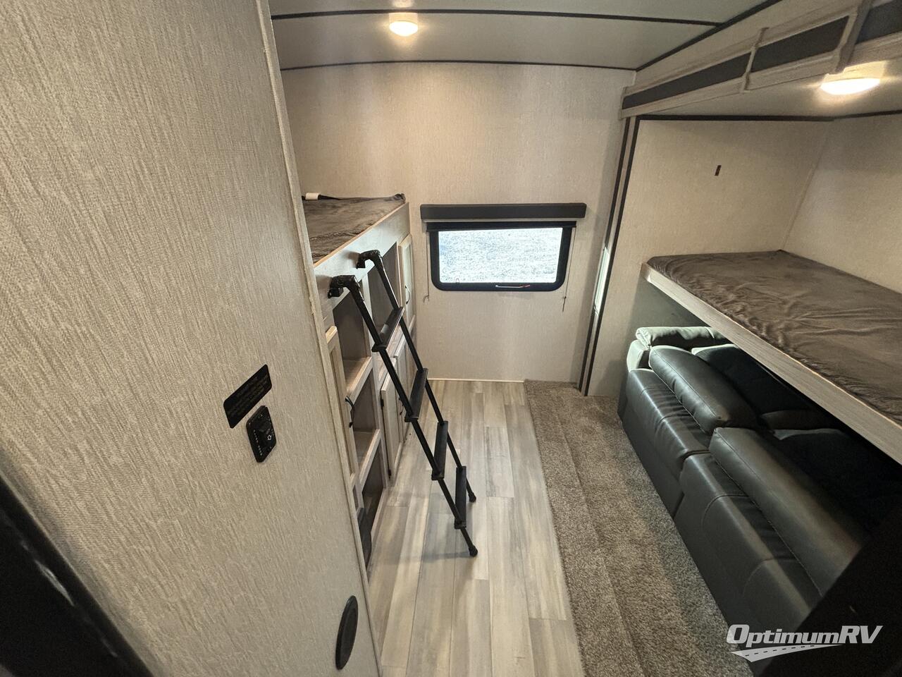 2021 Coachmen Spirit Ultra Lite 3379BH Photo 13