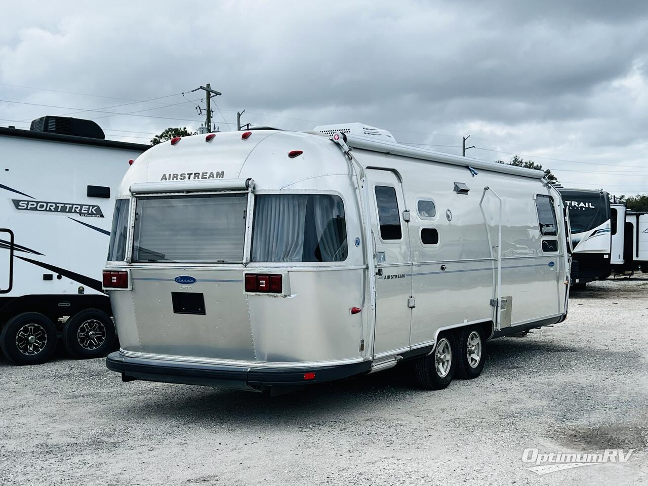 2007 Airstream Classic Limited 27FB Photo 2