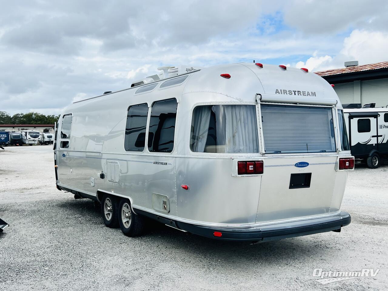 2007 Airstream Classic Limited 27FB Photo 3