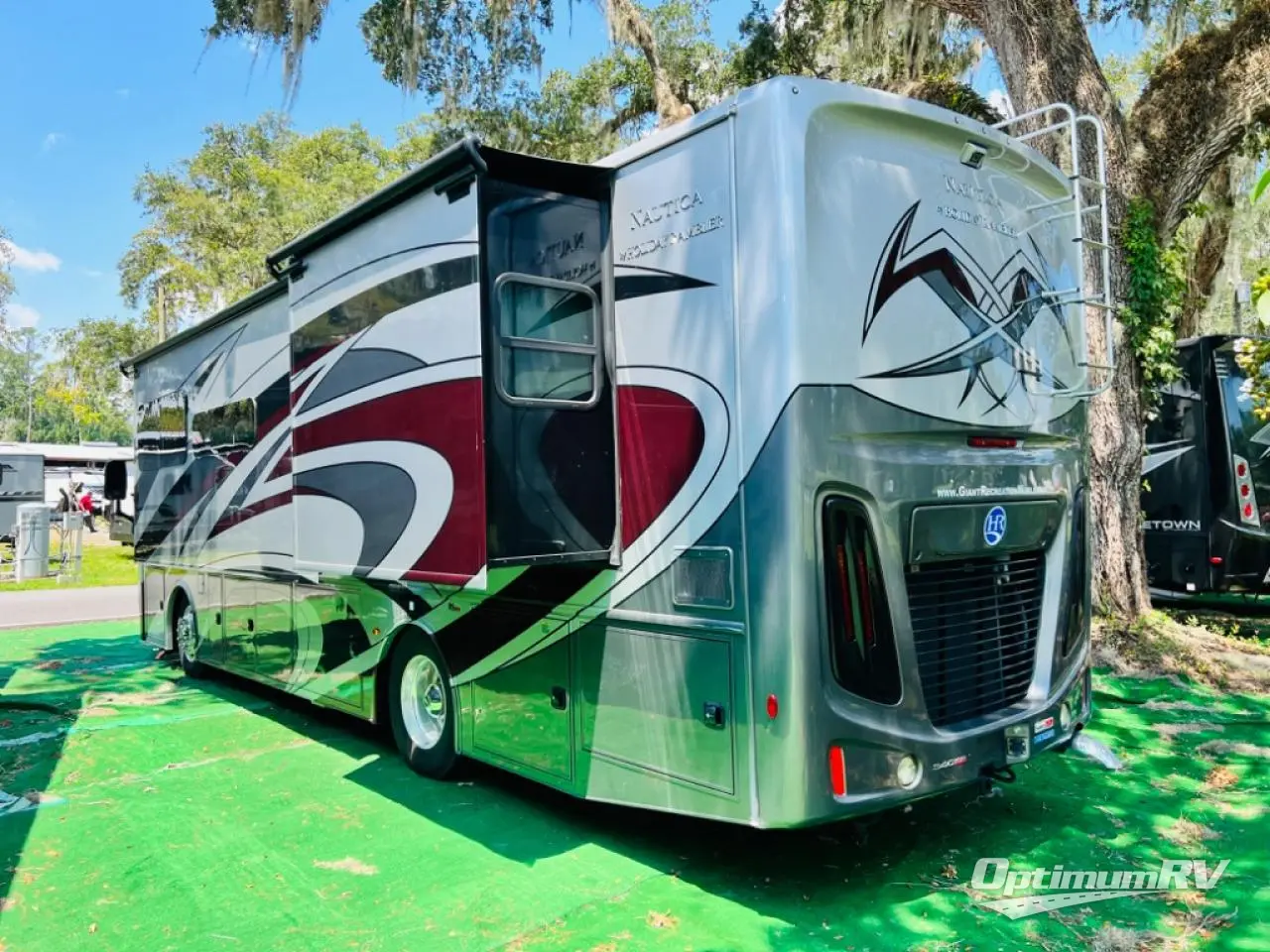 2022 Holiday Rambler Nautica 33TL Photo 2