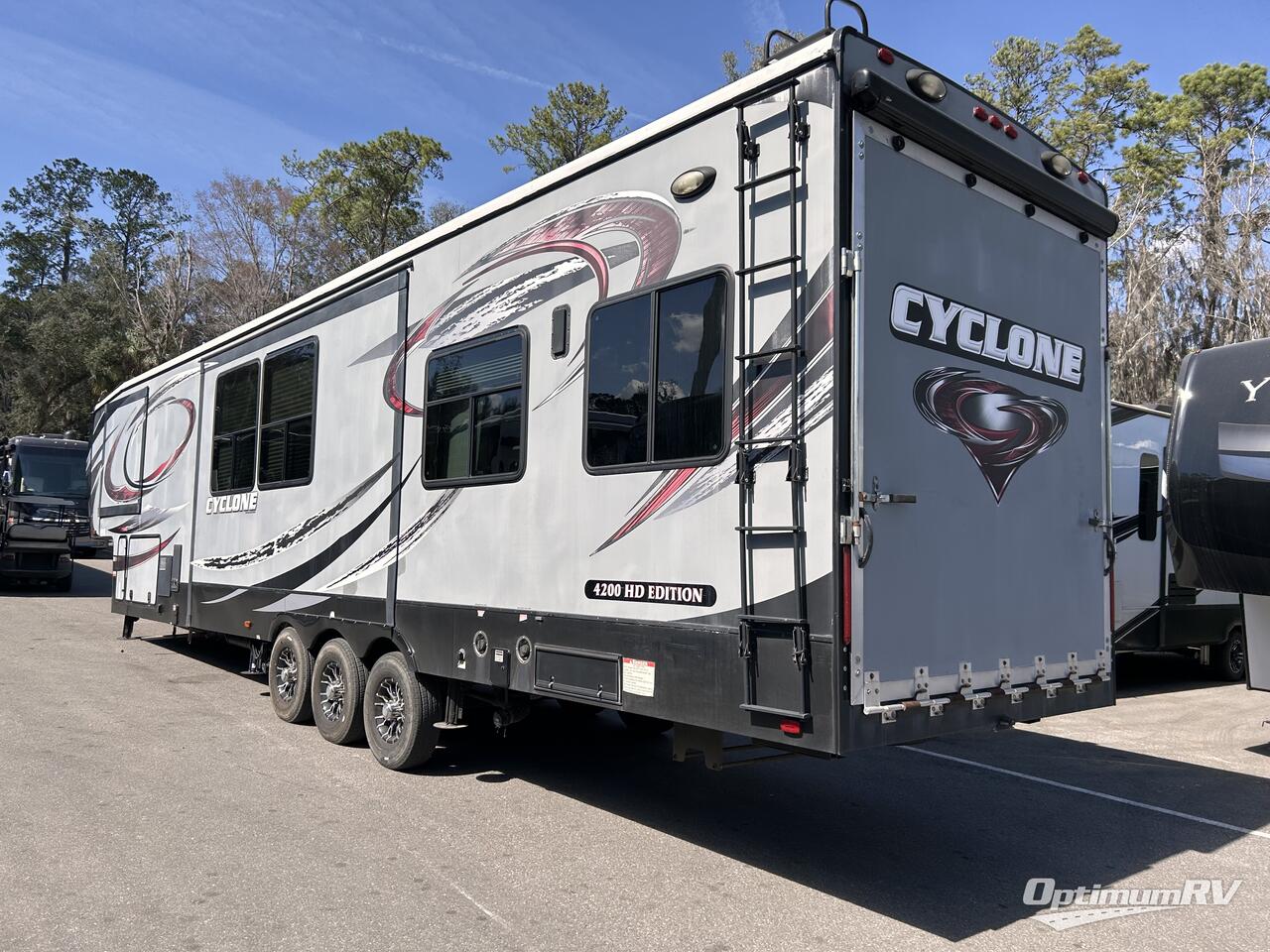 2016 Heartland Cyclone 4200 Photo 3