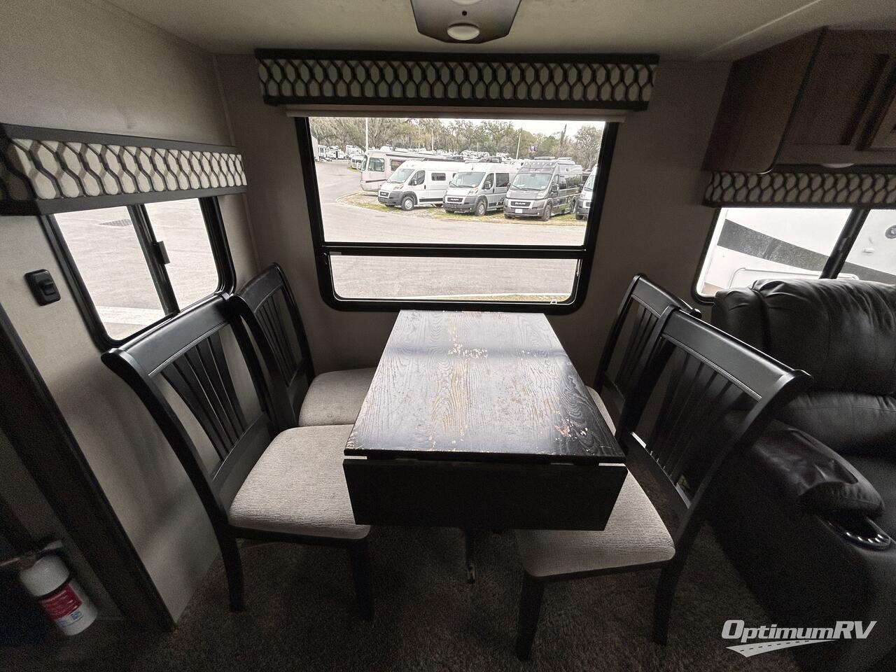 2021 Coachmen Chaparral Lite 30RLS Photo 12