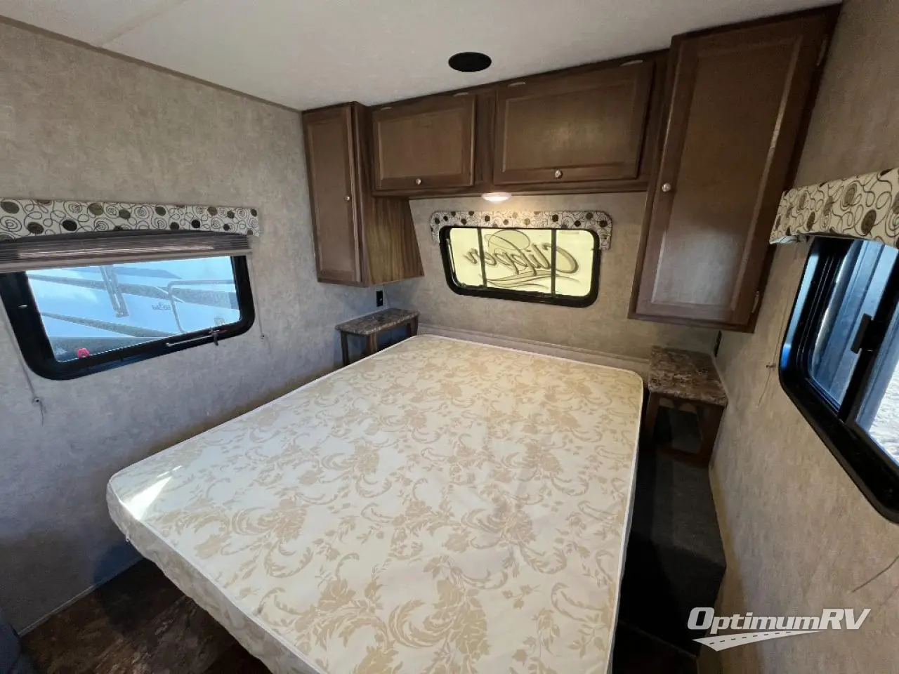 2016 Coachmen Clipper Ultra-Lite 17FQ Photo 10