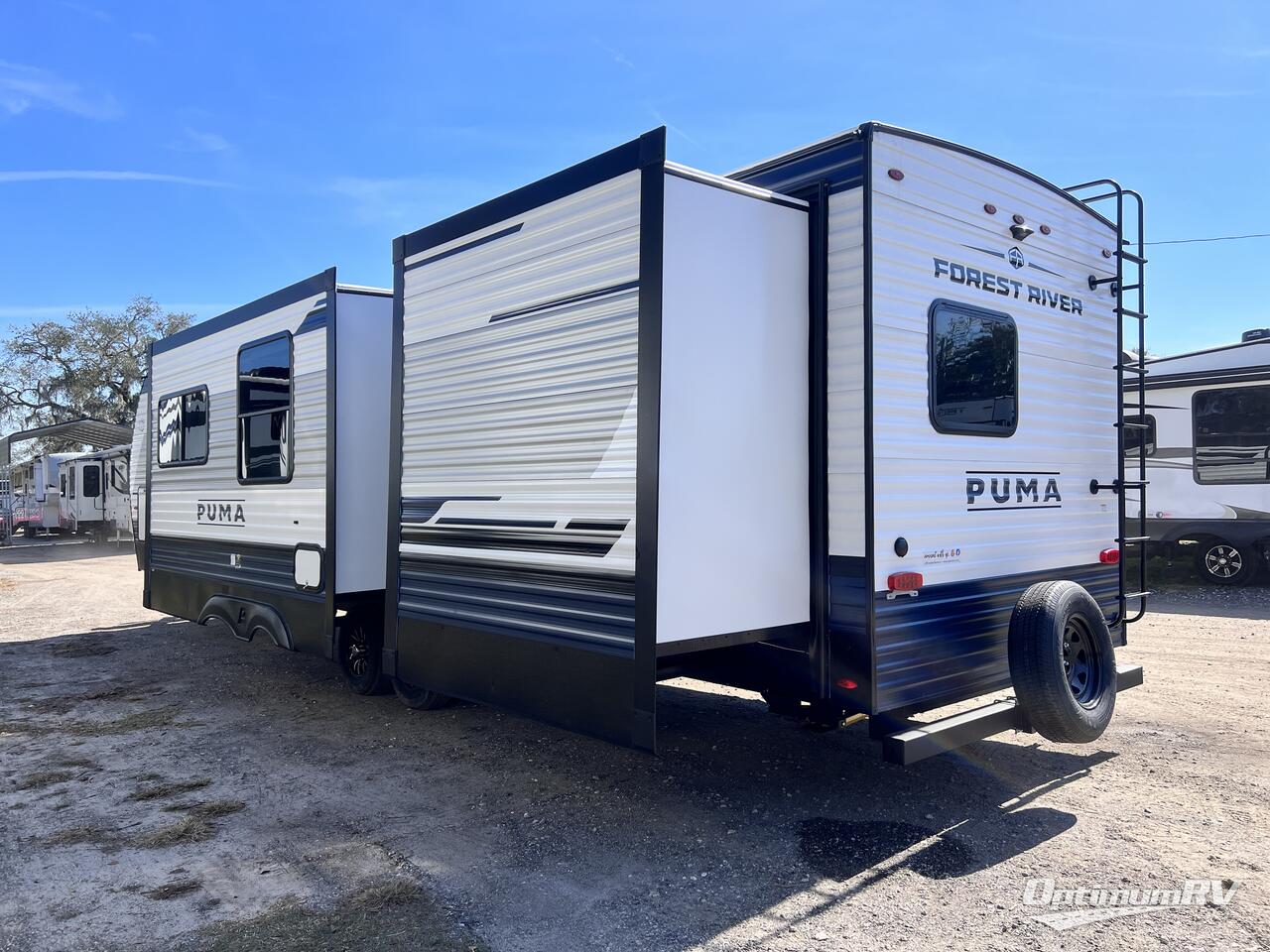 2025 Palomino Puma 32BHQS Photo 3