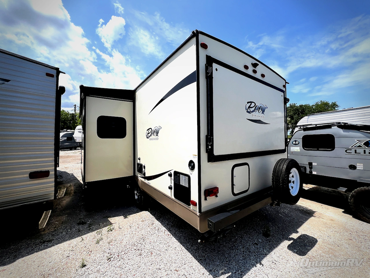 2016 Forest River Rockwood Roo 23IKSS Photo 2