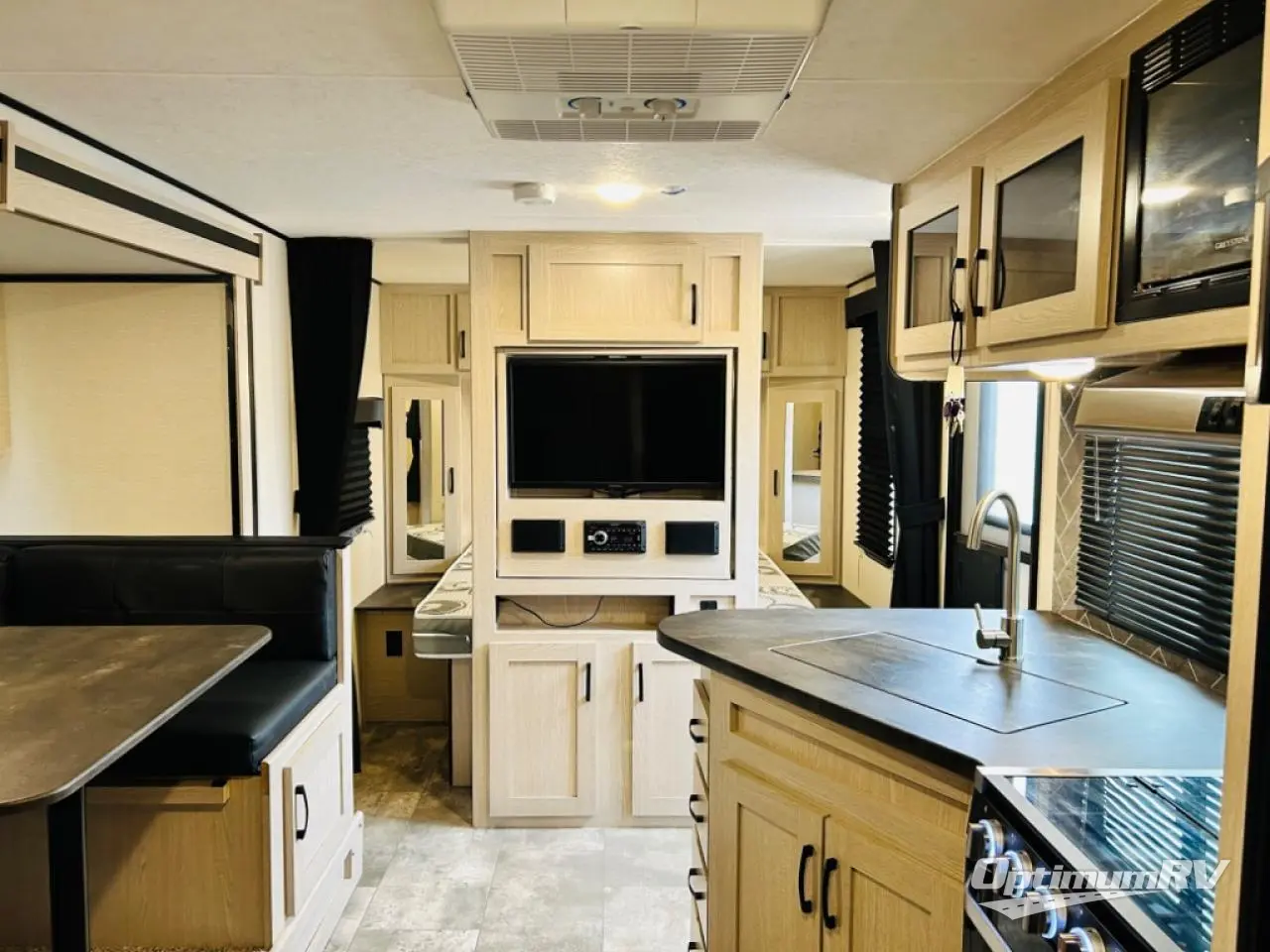 2022 Coachmen Apex Ultra-Lite 245BHS Photo 6