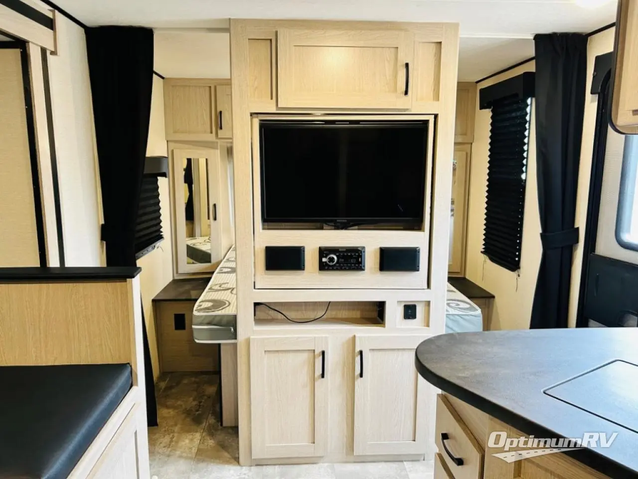 2022 Coachmen Apex Ultra-Lite 245BHS Photo 15