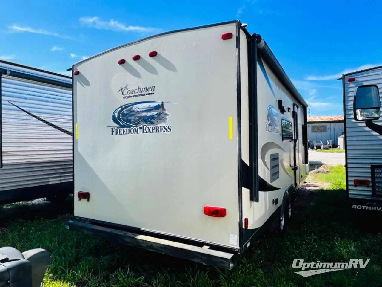 2014 Coachmen Freedom Express 230BH Photo 2