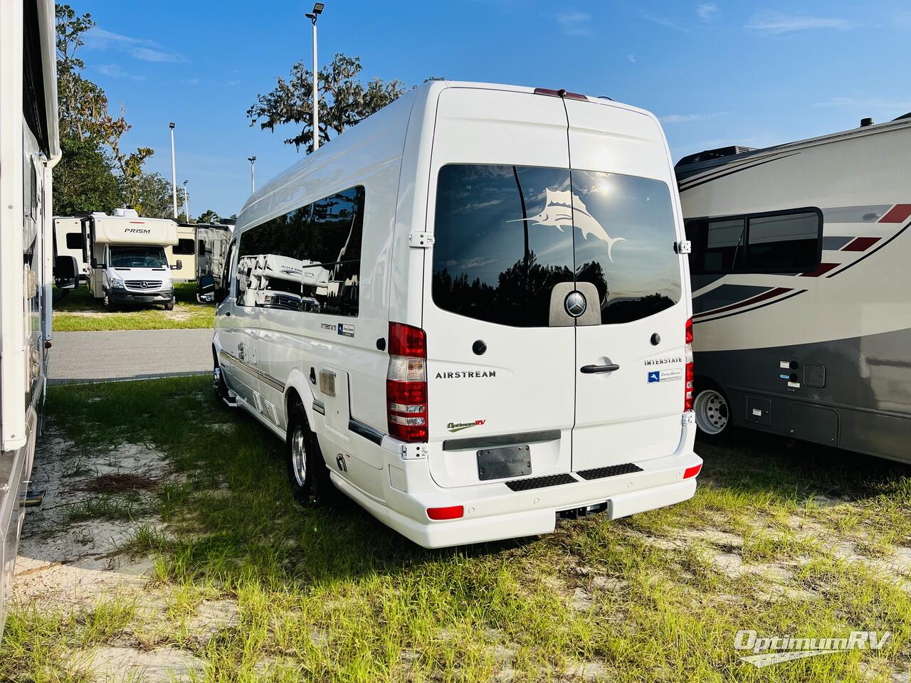 2017 Airstream Tommy Bahama Interstate Grand Tour Photo 3