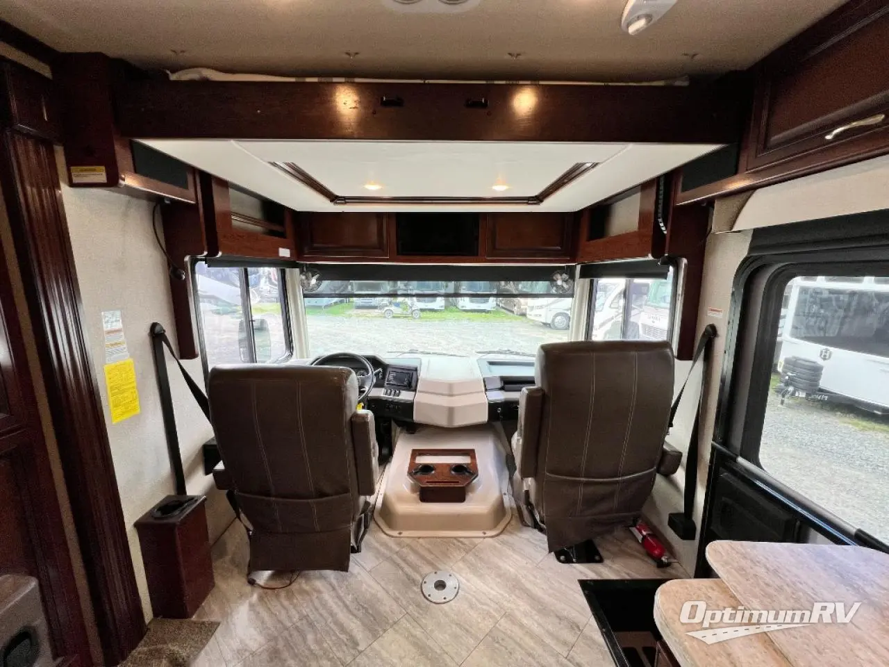 2019 Fleetwood Bounder 35K Photo 6