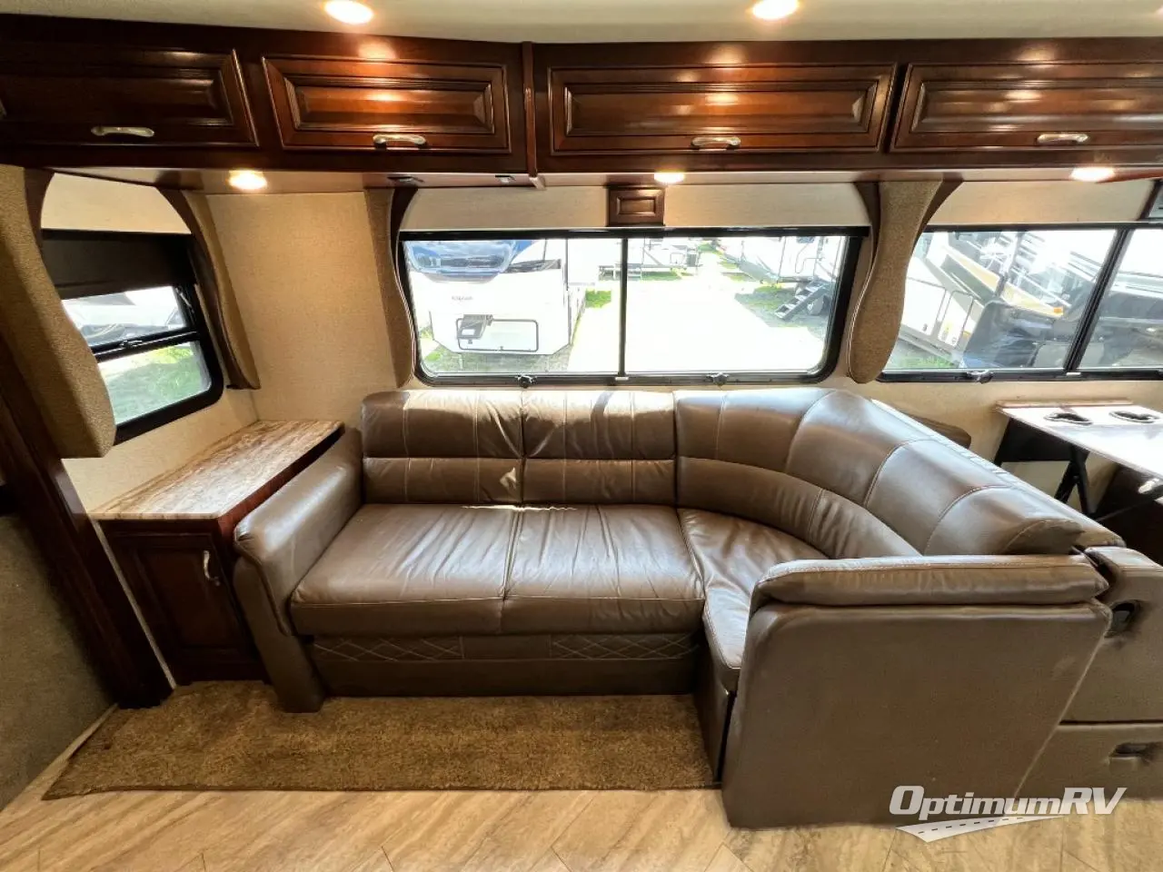 2019 Fleetwood Bounder 35K Photo 14