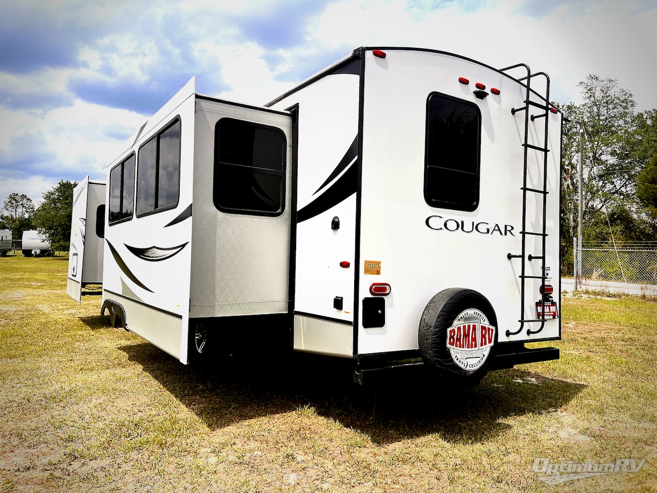 2020 Keystone Cougar Half-Ton 30RKD Photo 2