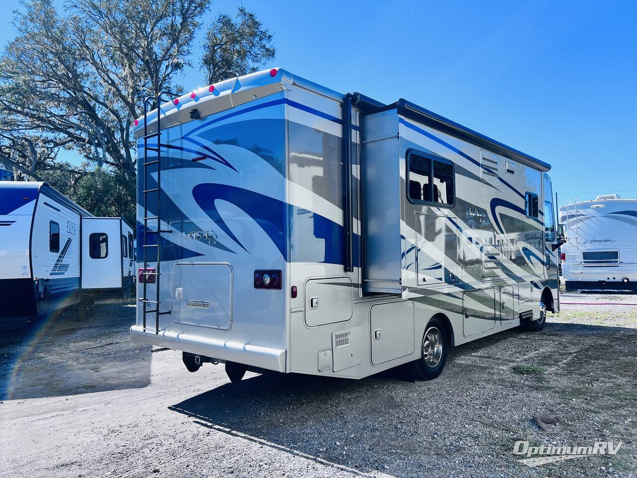 2017 Winnebago Vista LX 27N Photo 3