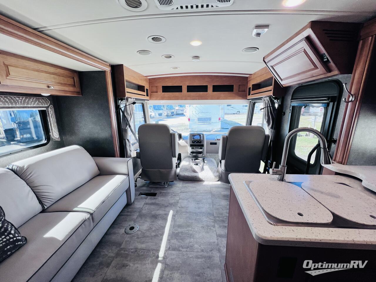 2017 Winnebago Vista LX 27N Photo 5