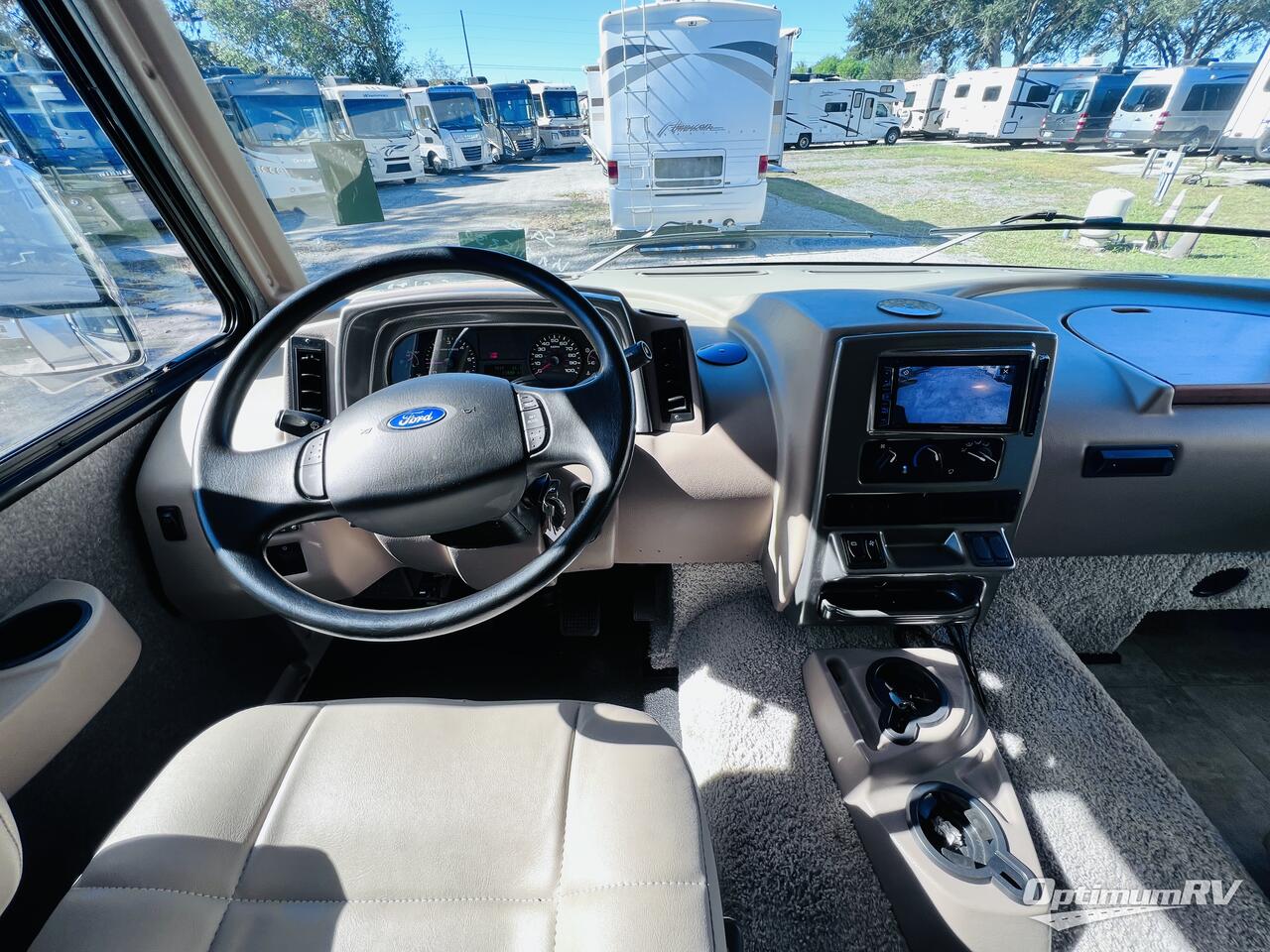 2017 Winnebago Vista LX 27N Photo 7