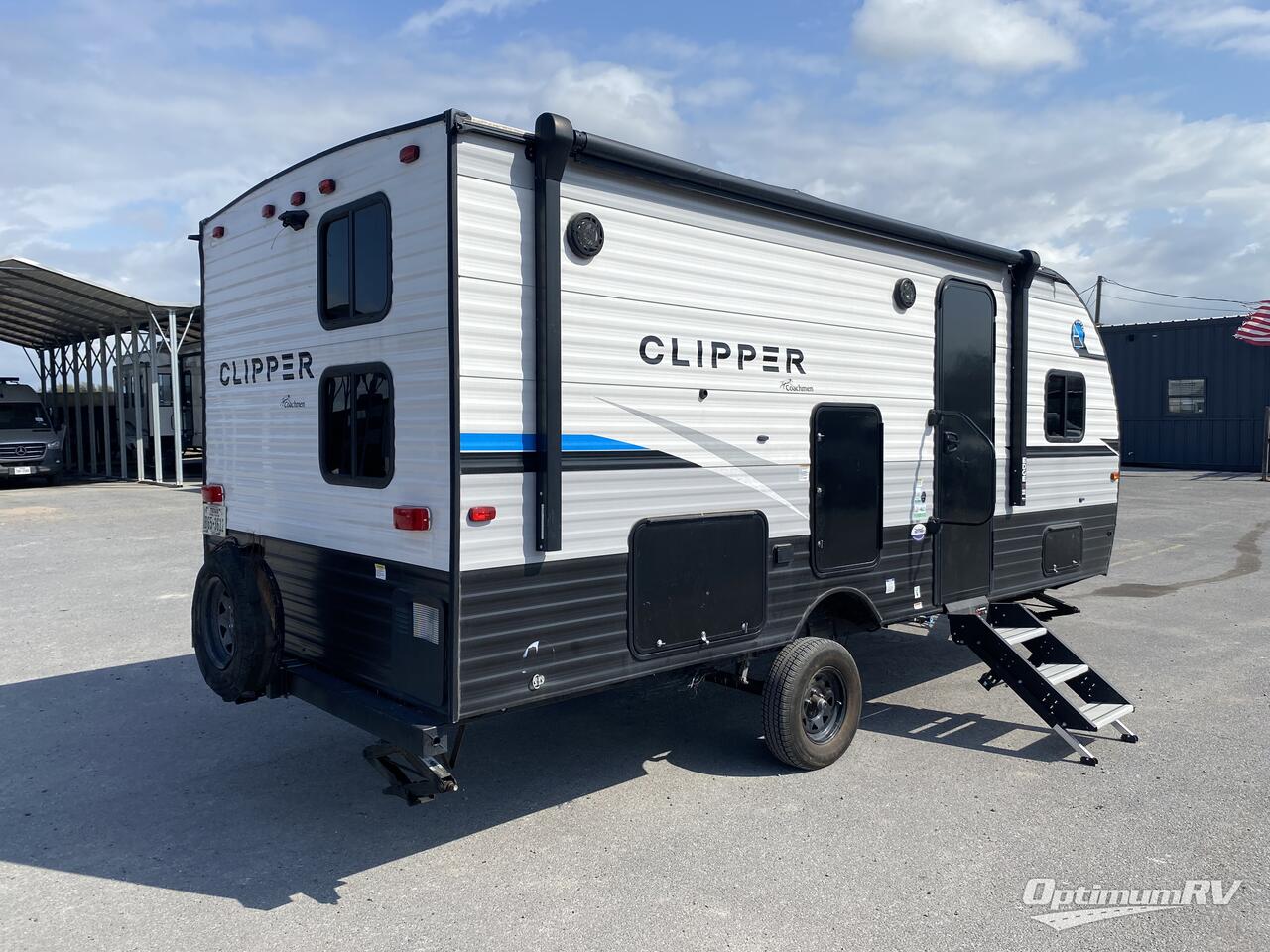 2022 Coachmen Clipper Ultra-Lite 182DBU Photo 3