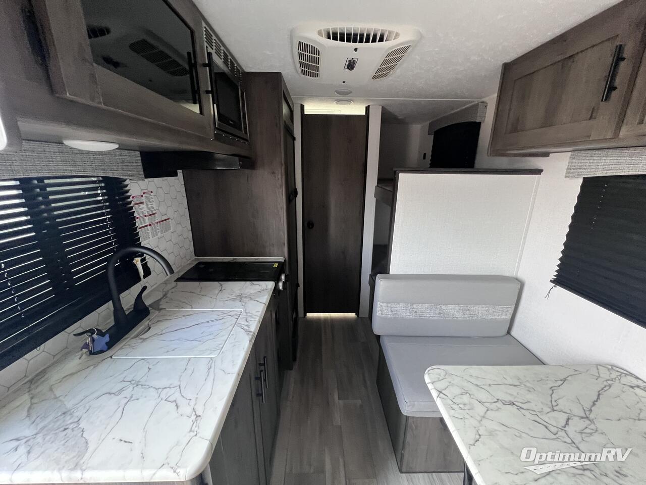 2022 Coachmen Clipper Ultra-Lite 17BH Photo 3