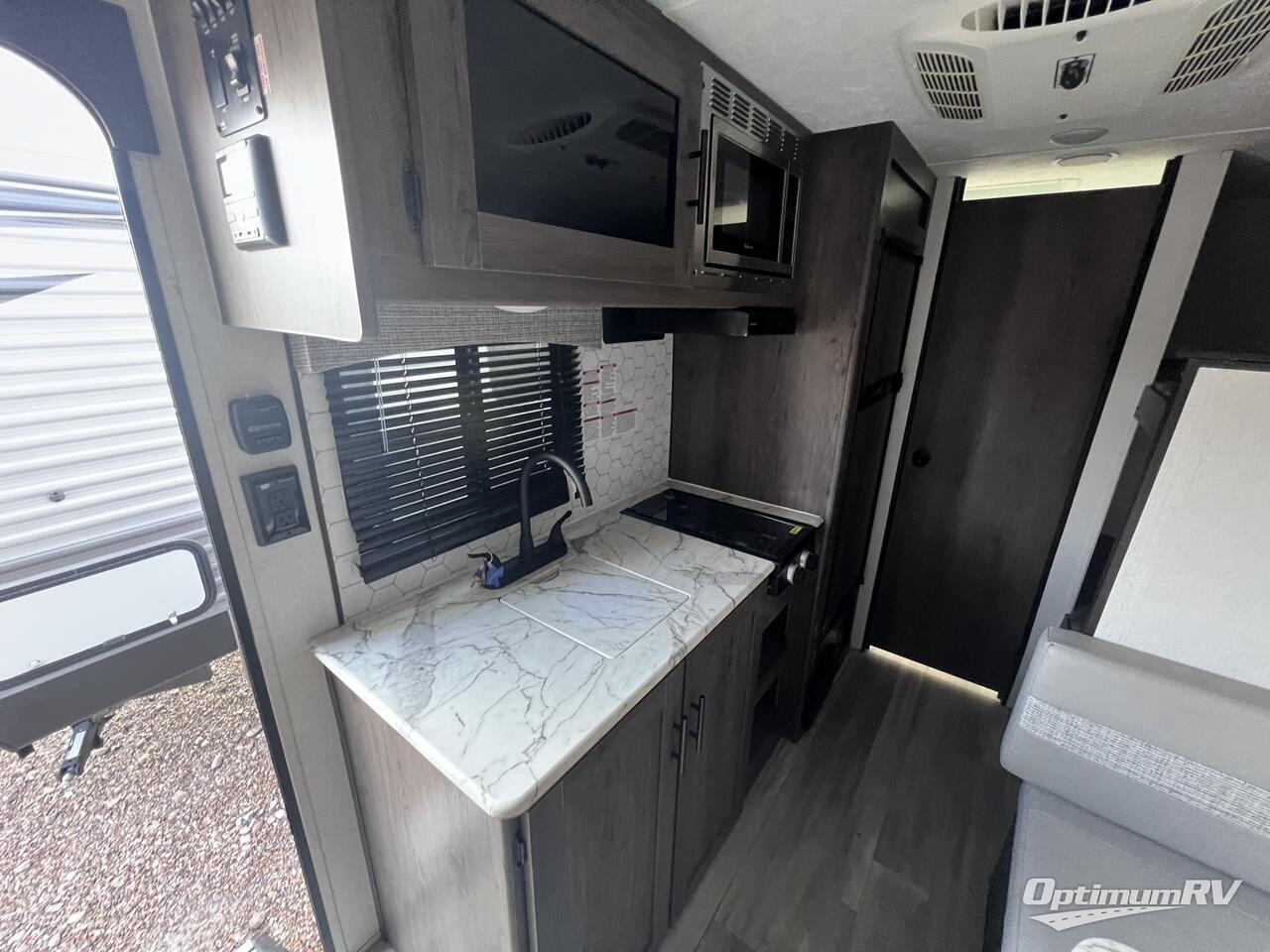 2022 Coachmen Clipper Ultra-Lite 17BH Photo 7