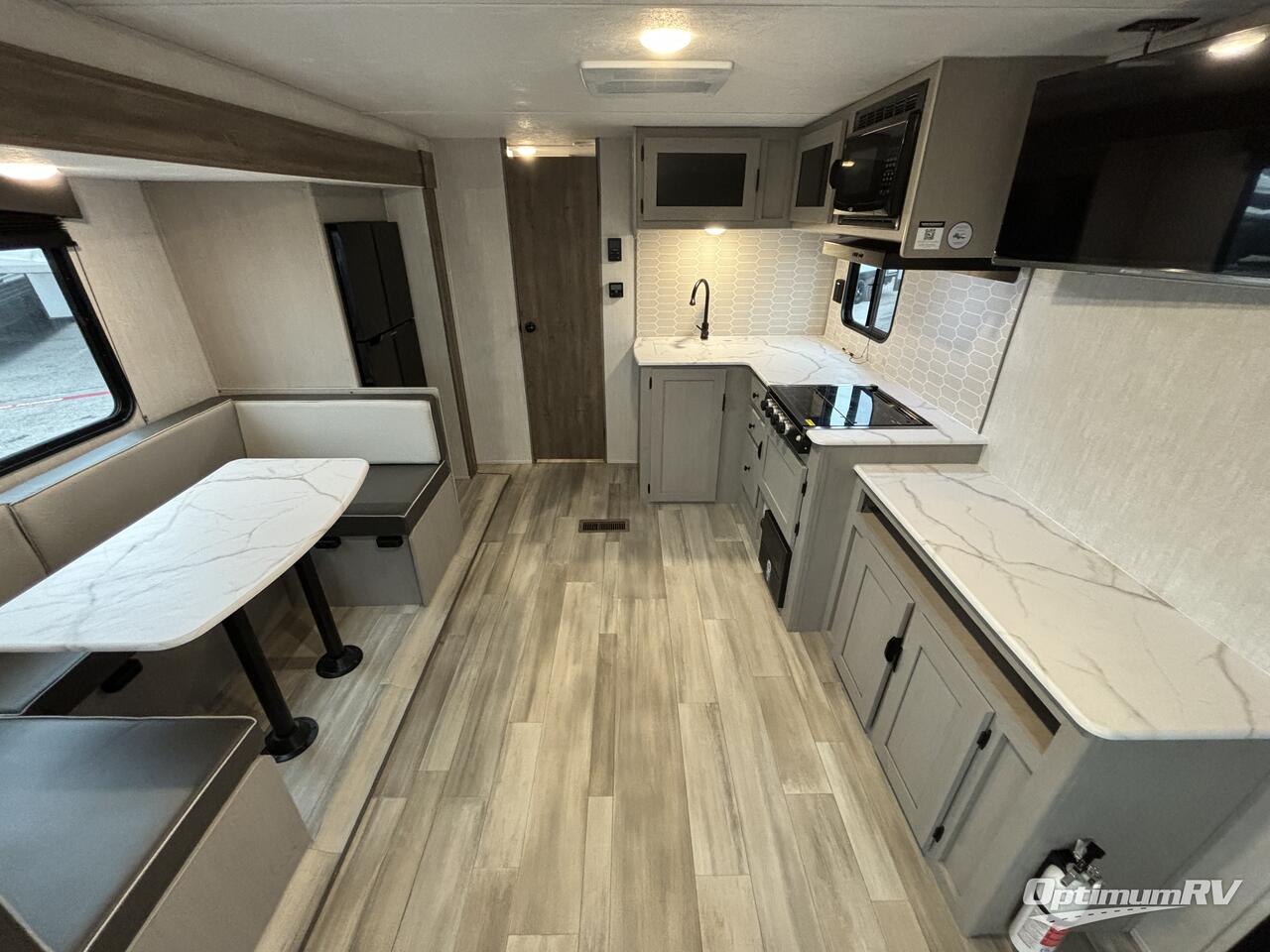 2025 Coachmen Clipper 6K Series 272RLS Photo 4