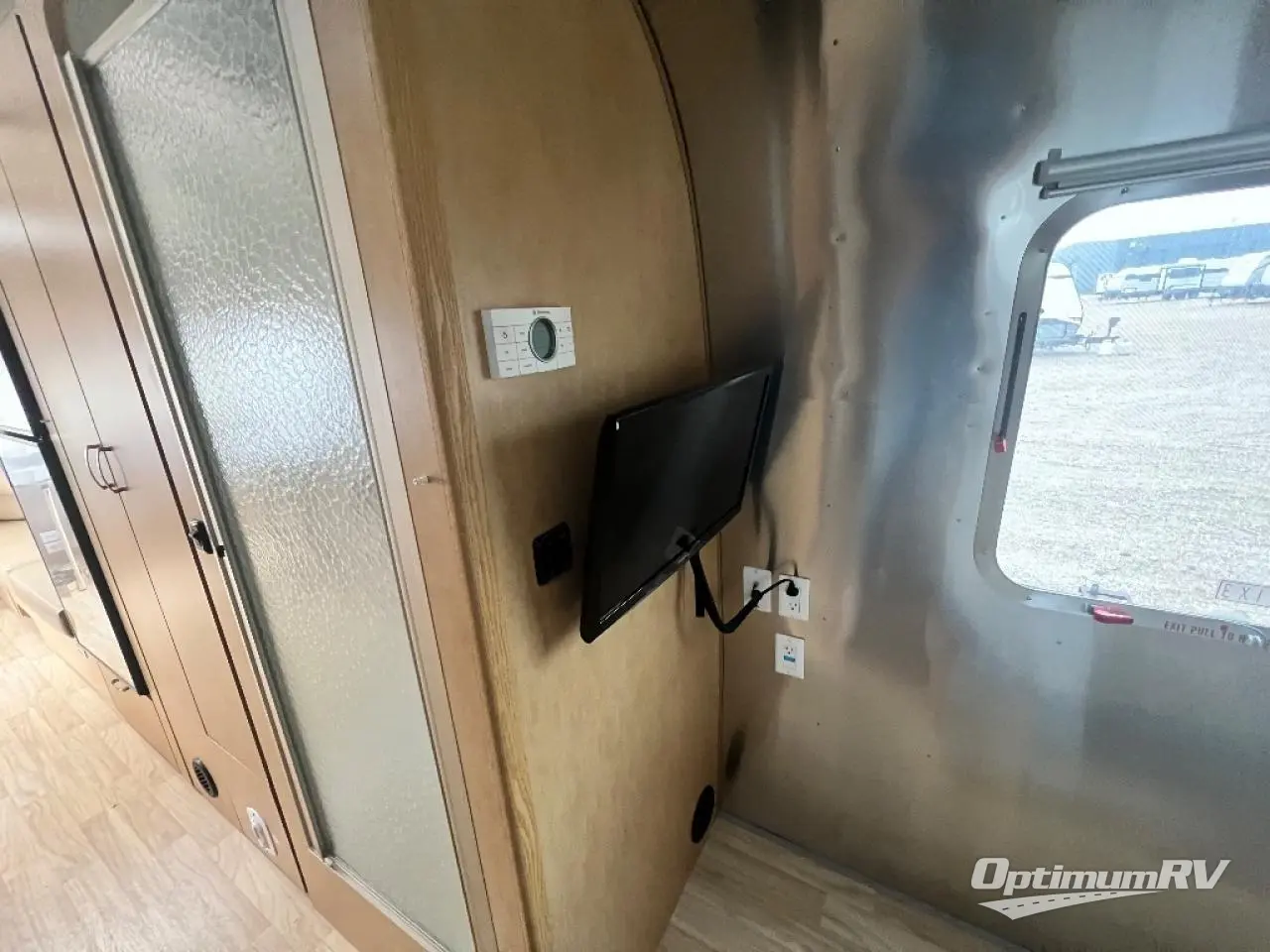 2018 Airstream Globetrotter 27FB Photo 14