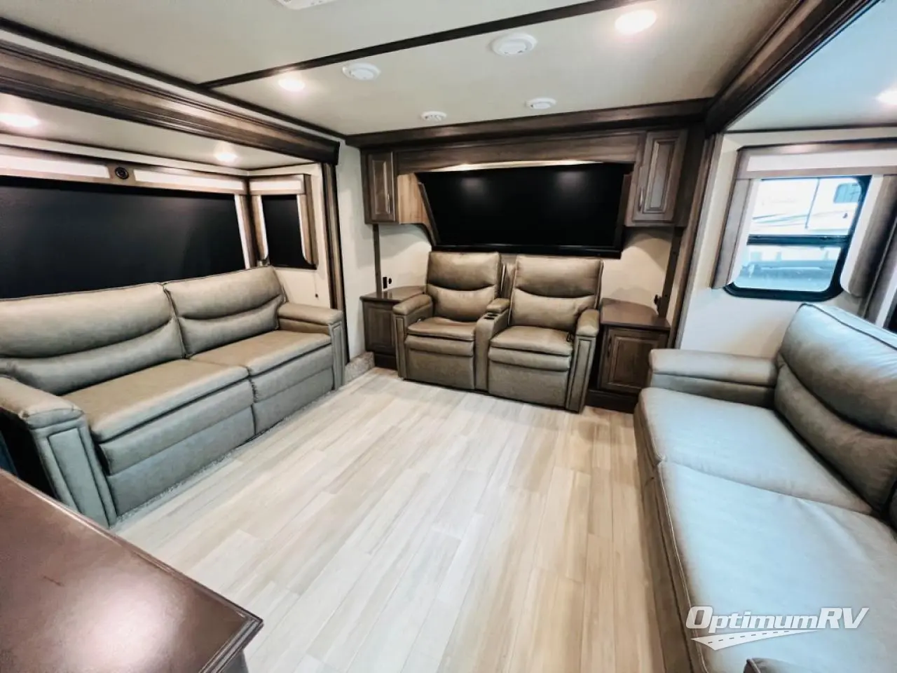 2021 Grand Design Solitude 346FLS Photo 6