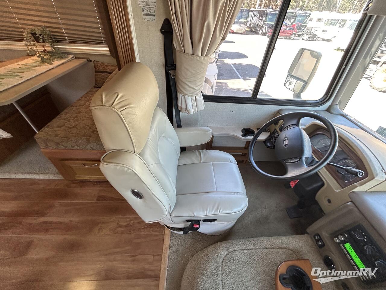 2008 Fleetwood Terra LX 31M Photo 2