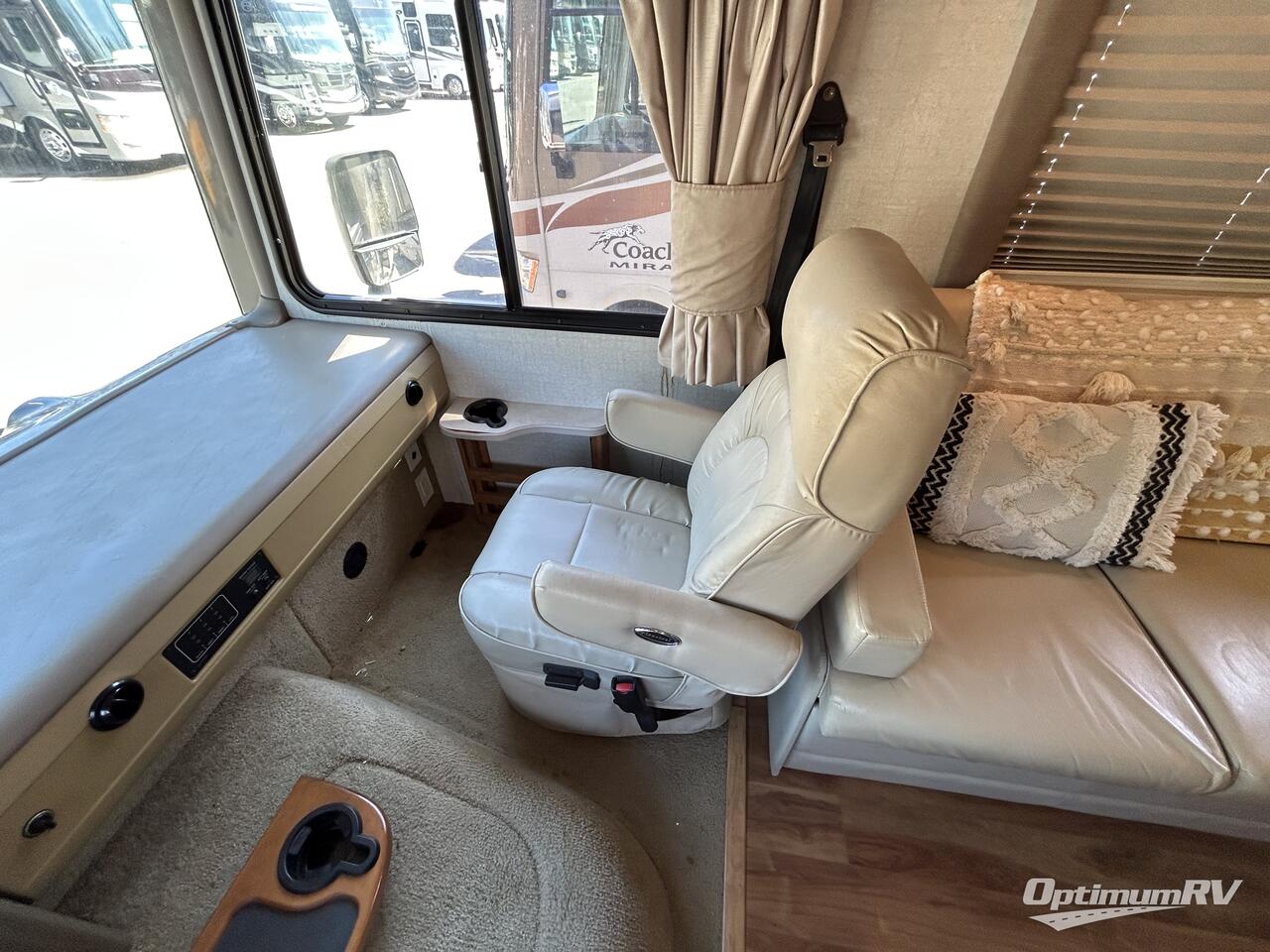 2008 Fleetwood Terra LX 31M Photo 3