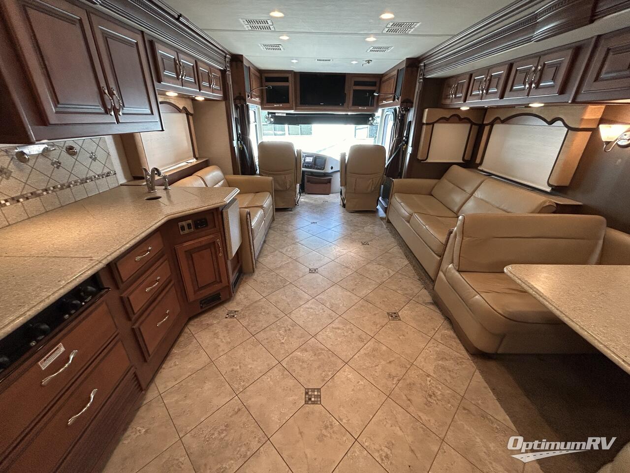 2012 Fleetwood Discovery 36J Photo 3