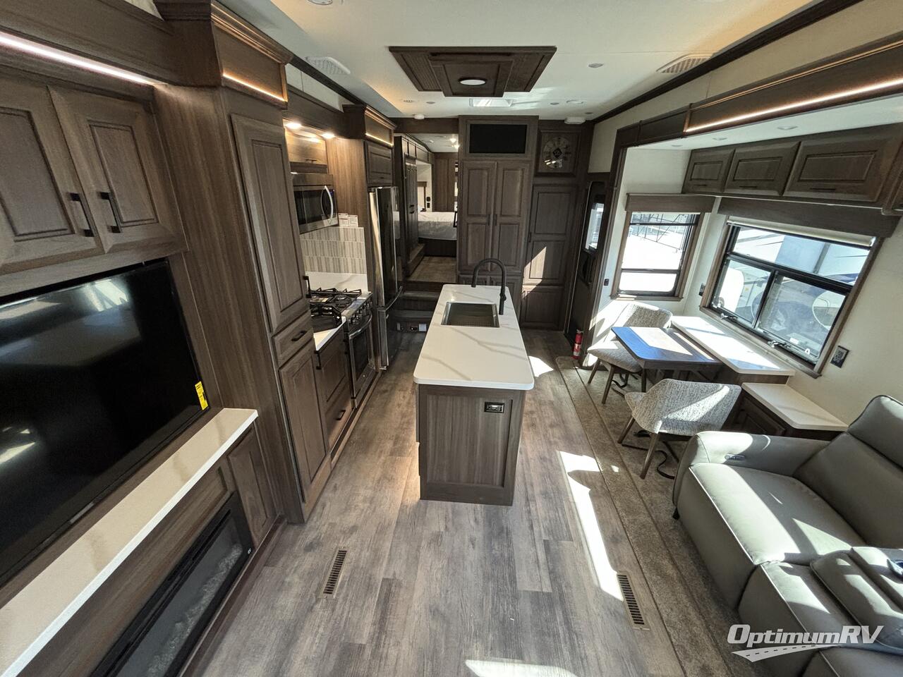 2024 DRV Luxury Suites Mobile Suites MS 36RSSB3 Photo 8